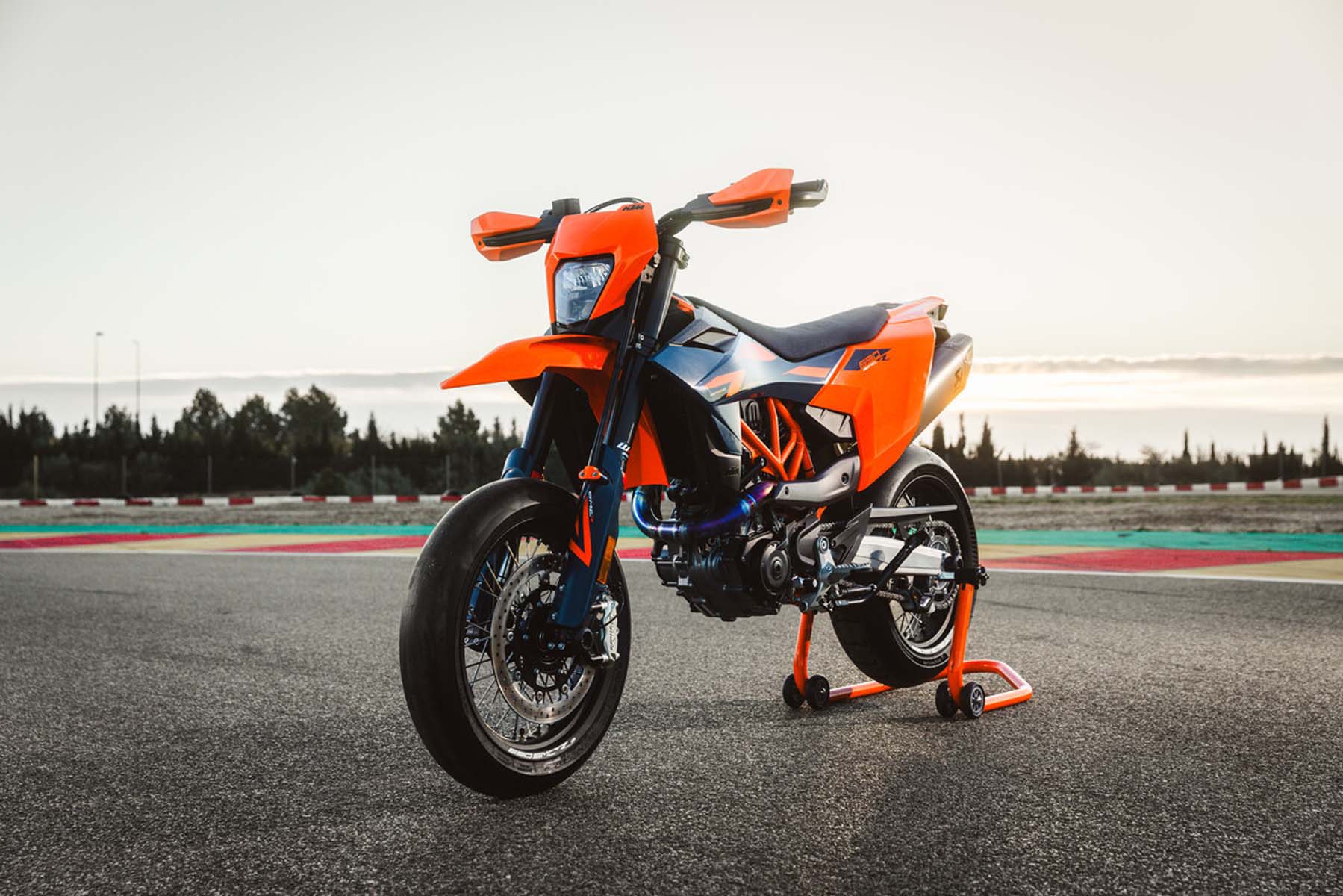 KTM 690 Enduro R und SMC R 2026