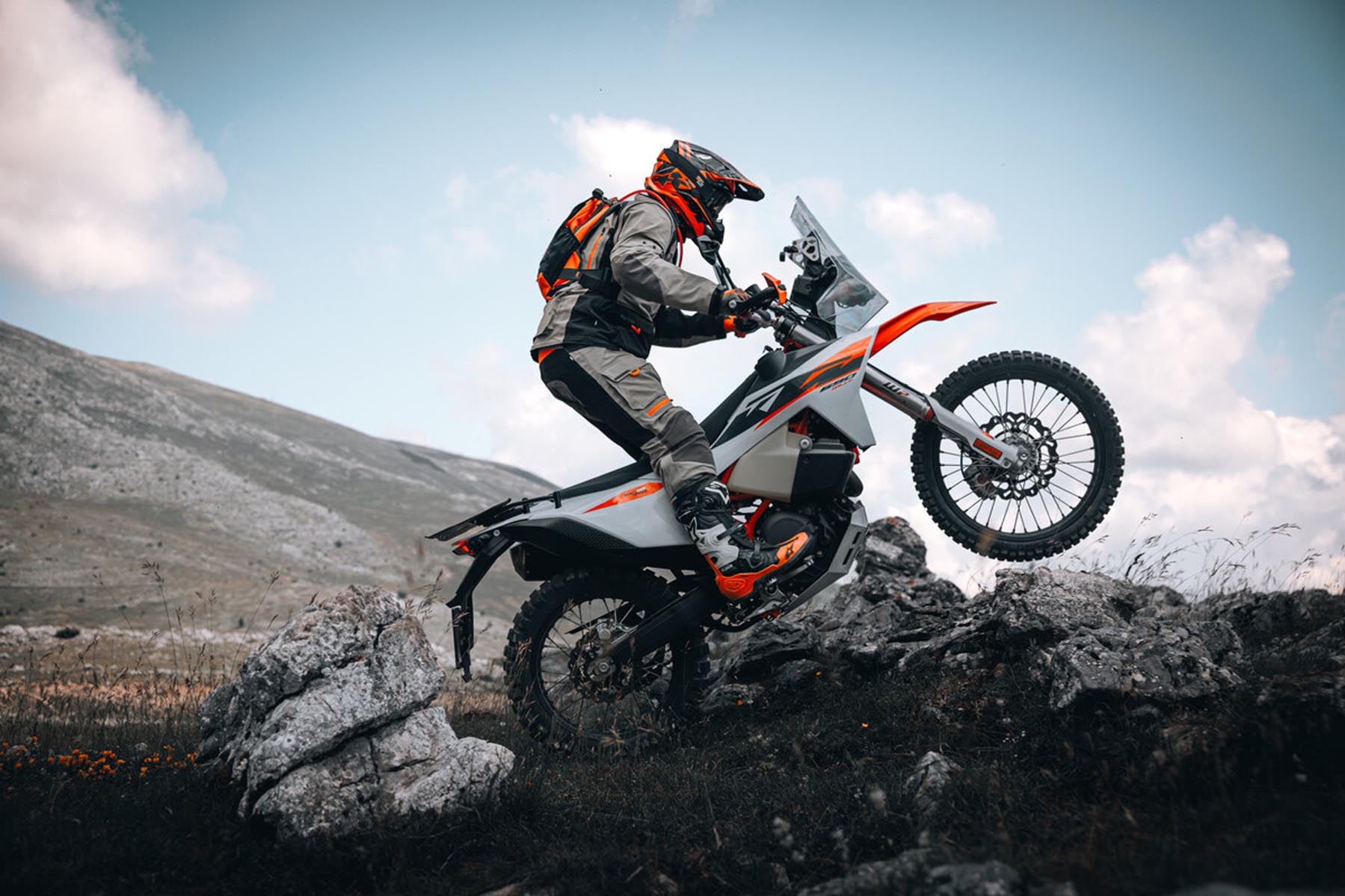 KTM_690_Rrally_2027_01.jpg